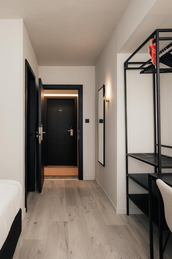Hotel Au Lit Des Ours Han-sur-Lesse Exterior foto